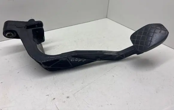 Audi A4 S4 B5 8D Clutch pedal 8D1721316A
