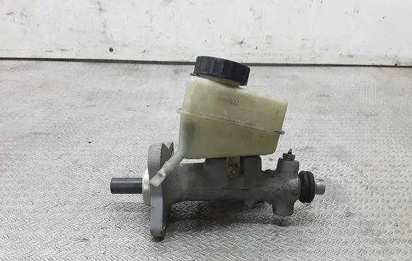 Mercedes-Benz C W203 Master brake cylinder A2034300002