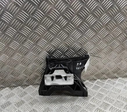 Citroen DS7 Crossback Engine mount bracket 9820499380