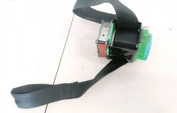 Mercedes-Benz CLC CL203 Front seatbelt 0715B6I16W 306715999228AB