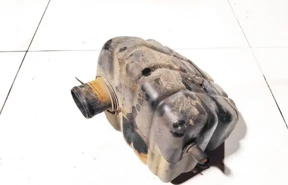 Intake resonator