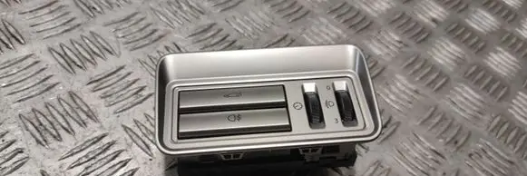 Fog light switch