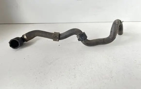 Volkswagen Golf VII Engine coolant pipe/hose