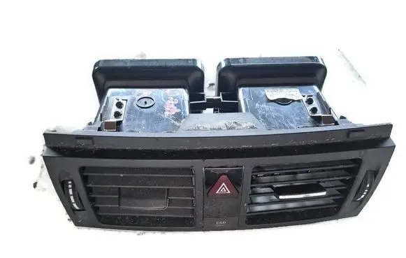 Mercedes-Benz C W204 Dash center air vent grill A2048303954