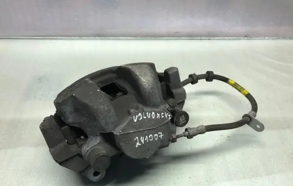 Volvo XC40 Front brake caliper 31471664