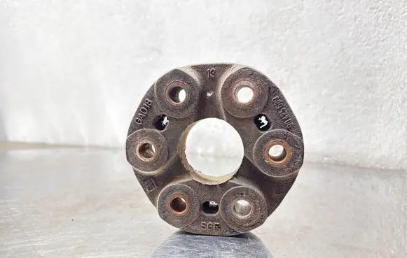 Opel Omega B2 Rear prop shaft donut coupling/joint 90425689