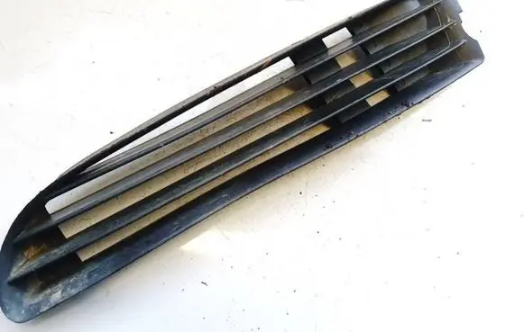 Audi A8 S8 D2 4D Front bumper lower grill 4d0853683