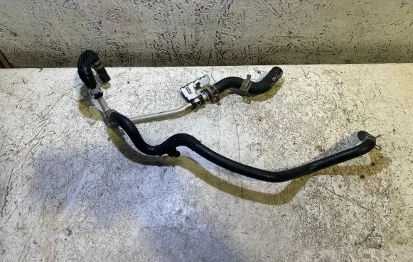 Jeep Grand Wagoneer Engine coolant pipe/hose 68425474AA