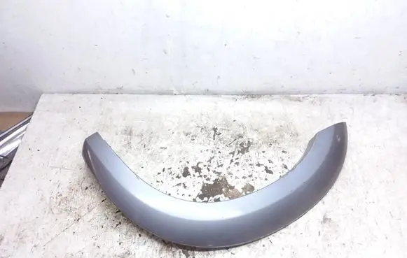 Ford Ranger Rear fender molding trim UR8951W31