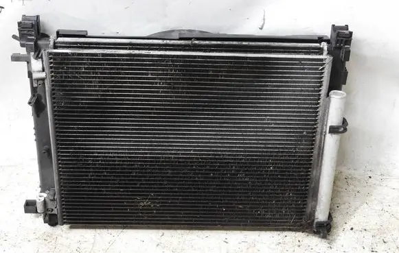 Renault Clio IV Radiator set 921006843R 214818009R 214107326R