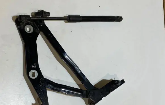 Ford Mustang VI Tailgate/trunk/boot hinge FR3B6342700AD
