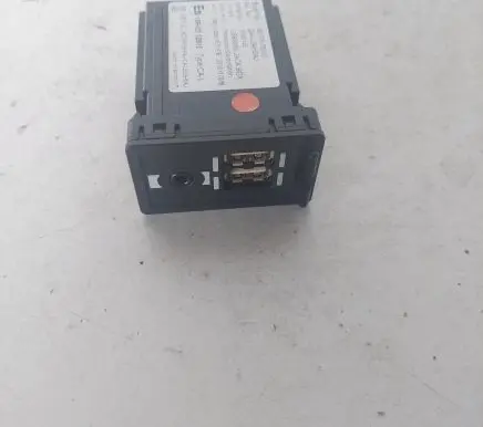 Lexus RX 450H USB socket connector 8619078010 1246145 10R0312810