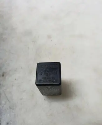 Mercedes-Benz W123 Other relay 0008210863