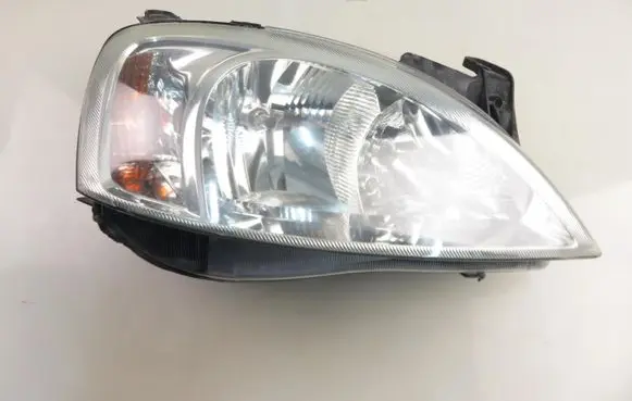 Opel Corsa C Headlight/headlamp 13195924