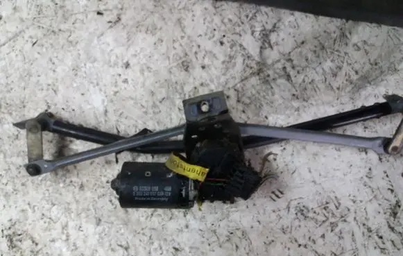 Audi 80 90 S2 B4 Front wiper linkage 0390241097