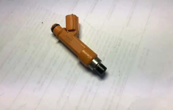 Opel Agila B Fuel injector 008013017 BH3DX
