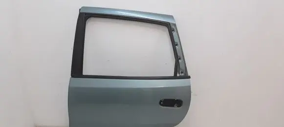 Nissan Almera Tino Rear door
