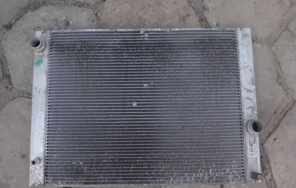 BMW 6 E63 E64 Coolant radiator 7507972