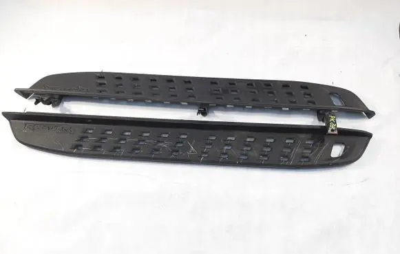 Ford Escort Pillar (middle) JB3B16451AC