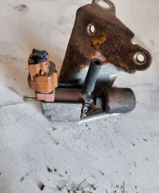 Toyota Corolla Verso E121 Vacuum valve 
