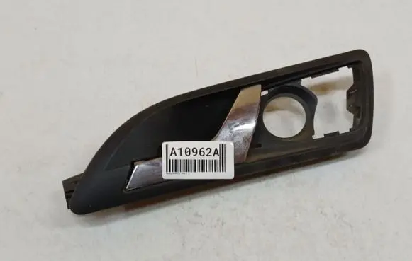 Skoda Octavia Mk2 (1Z) Rear door interior handle 1Z0839247