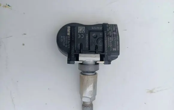 BMW 3 F30 F35 F31 Tire pressure sensor 6855539