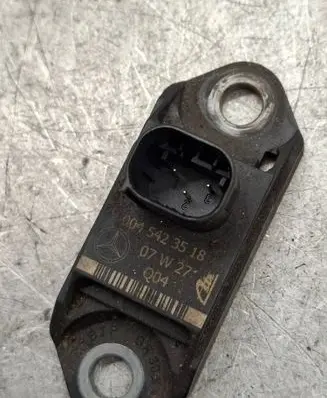 Mercedes-Benz C W204 Acceleration sensor 0045423518 07W27