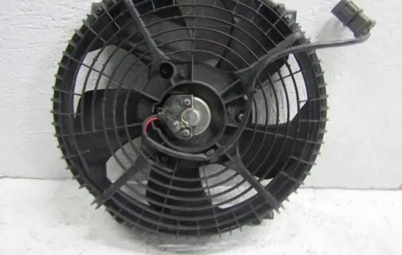 Suzuki Jimny Electric radiator cooling fan 9530057M00000
