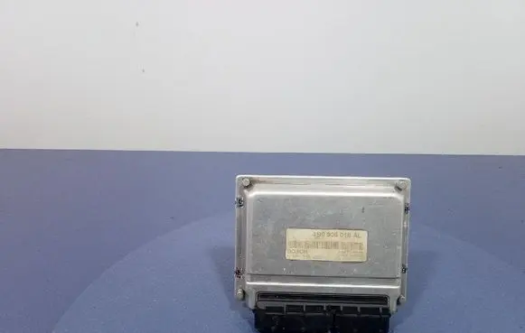 Audi A4 S4 B5 8D Engine control unit/module ECU 4B0906018AL