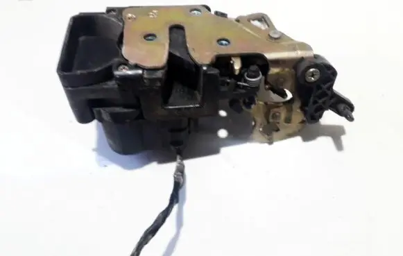 Chevrolet Tacuma Rear door lock