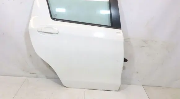 Toyota Yaris Rear door 