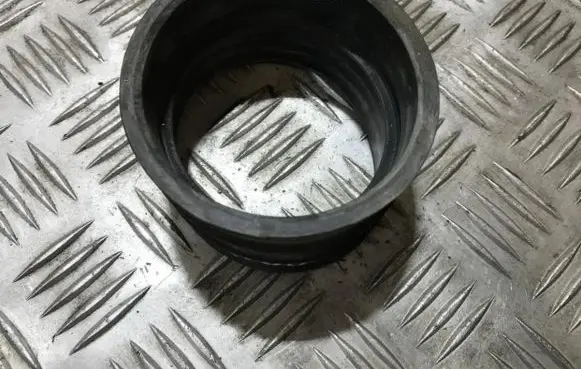 Hyundai Trajet Air intake hose/pipe
