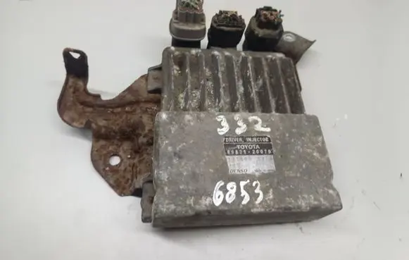 Toyota Corolla E120 E130 Fuel injection control unit/module 8987120070 1310001371