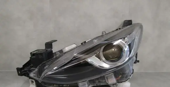 Mazda 3 III Headlight/headlamp BHN3--51040