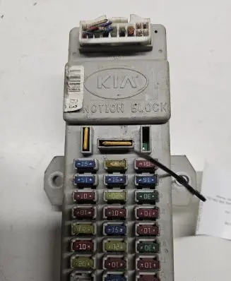 KIA Sorento Fuse module