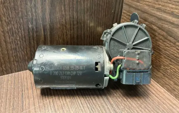 Volvo S70 V70 V70 XC Wiper motor 0390241133 9169321
