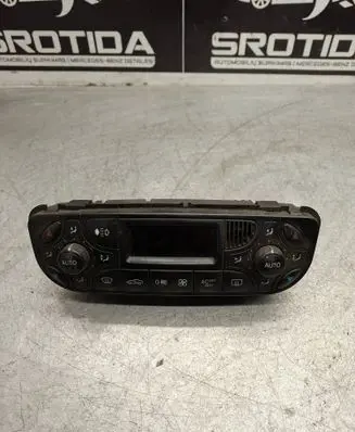Mercedes-Benz C W203 Climate control unit 2098300285 9140010491