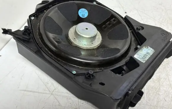 BMW 1 F20 F21 Subwoofer speaker 6513921014905 9210149