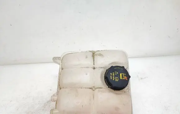 Ford Focus Coolant expansion tank/reservoir 8V618K218A AV418K288DA D2L4A