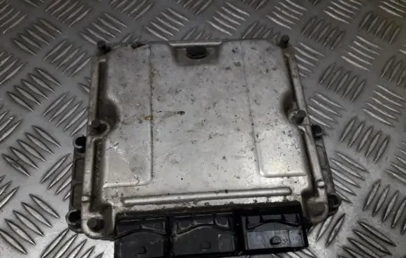 Renault Laguna II Engine control unit/module 0281010297 hom8200048297