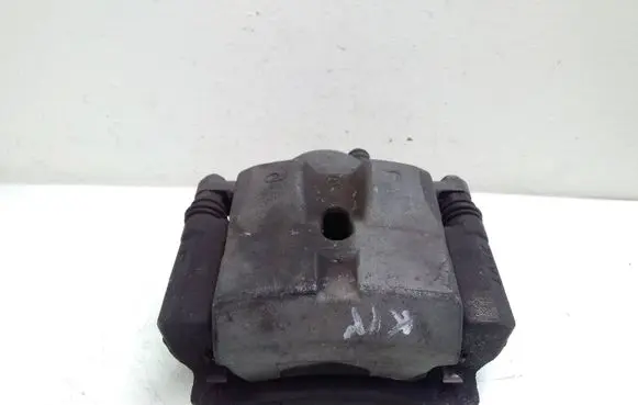 Toyota Prius (XW50) Front brake caliper