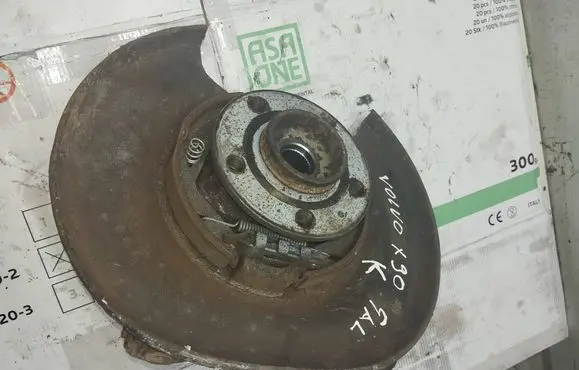 Volvo XC90 Rear wheel hub spindle/knuckle 