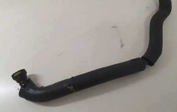 Opel Vivaro Engine coolant pipe/hose