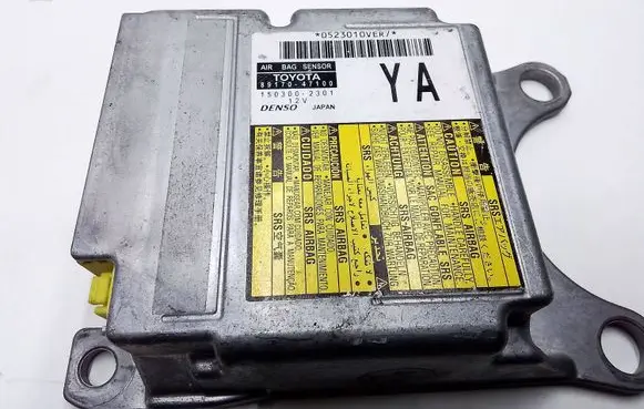 Toyota Prius (XW30) Airbag control unit/module 8917047100 1503002301