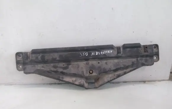 Volvo 940 Radiator mount bracket