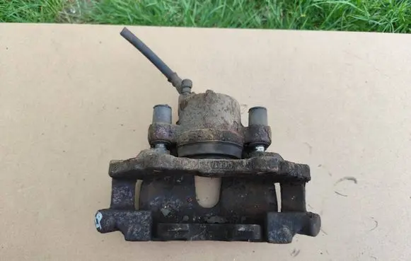 Front brake caliper