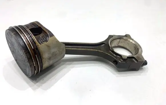 Ford Fiesta Piston with connecting rod STJC