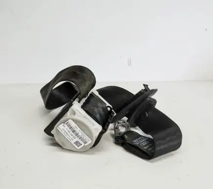 Middle seatbelt (rear)