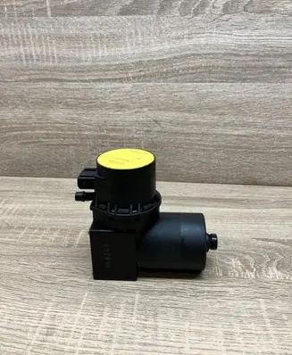 Seat Cordoba (6K) Central locking vacuum pump 1L0862257A