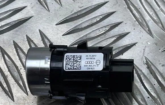 Audi SQ7 Engine start stop button switch 4M1905217D